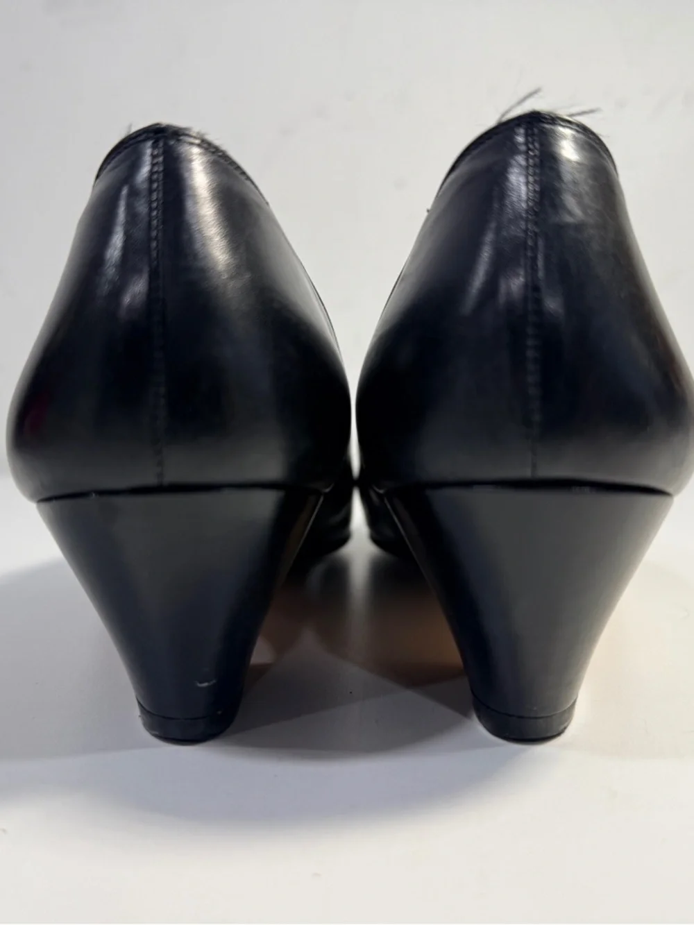 Salvatore Ferragamo Black Leather Flats with Gold Twist Accente